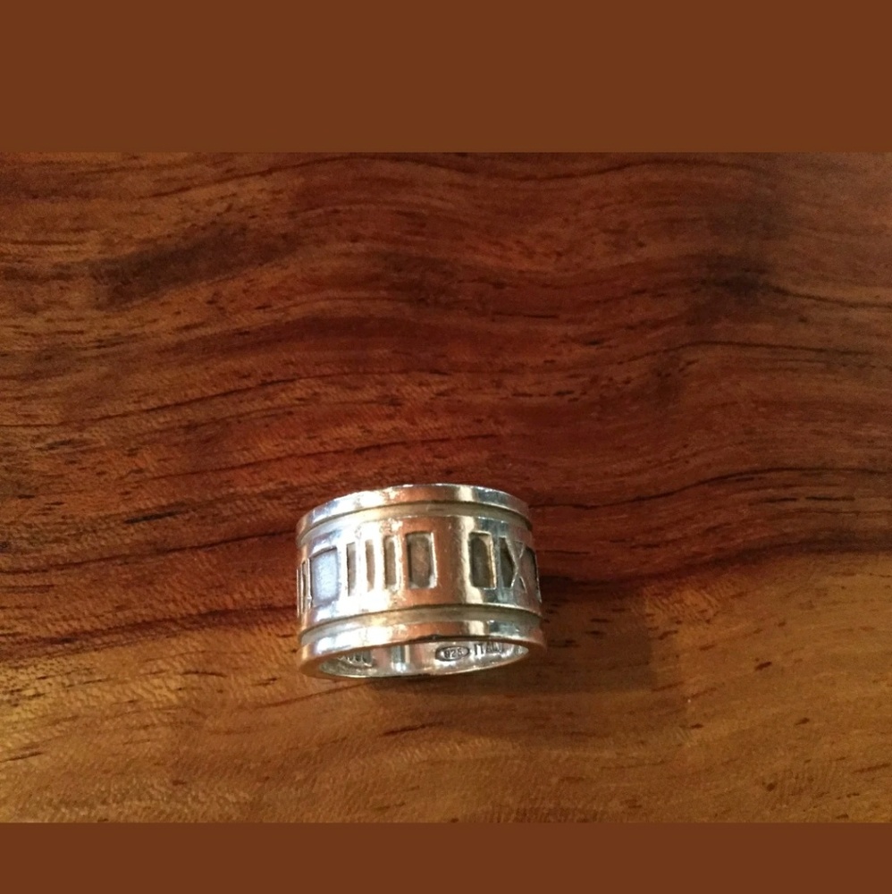 Tiffany &Co. Atlas Collection band
